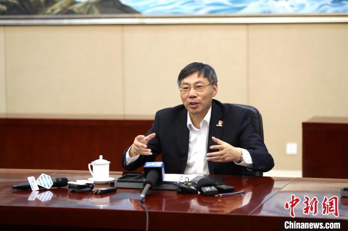 近日，全國人大代表、浪潮集團(tuán)董事長兼CEO孫丕恕接受媒體采訪。浪潮集圖供圖